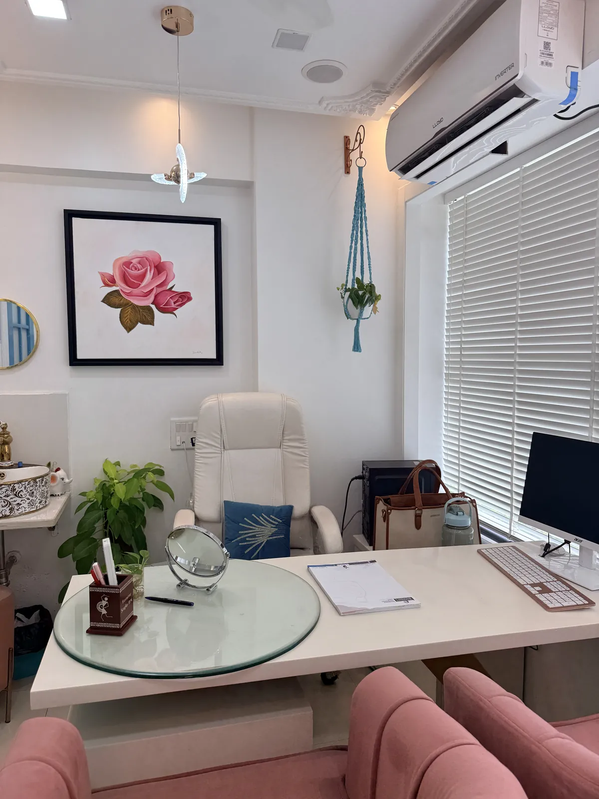 ReGlow Clinic doctor consultation room