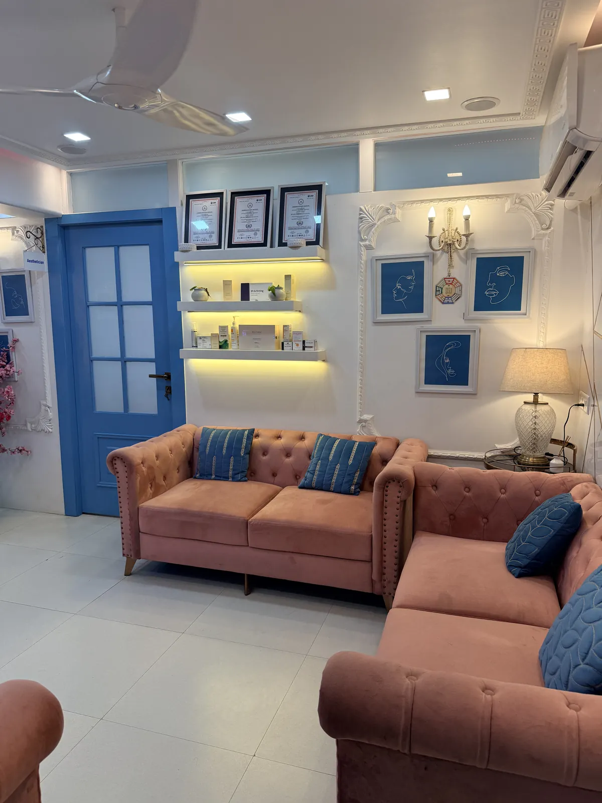 ReGlow Clinic reception and lounge